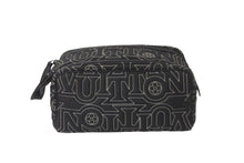 Load image into Gallery viewer, LOUIS VUITTON ルイヴィトン スノー カプセル コレクション ドップキット ナイロン ブラック M21435 ICチップ 良品 中古 62281