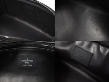 Load image into Gallery viewer, LOUIS VUITTON ルイヴィトン スノー カプセル コレクション ドップキット ナイロン ブラック M21435 ICチップ 良品 中古 62281