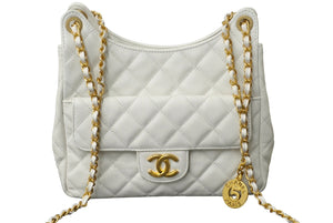 極美品 CHANEL シャネル チェーンショルダーバッグ AS3693 キャビアスキン ホワイト ゴールド金具 中古 62298