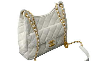極美品 CHANEL シャネル チェーンショルダーバッグ AS3693 キャビアスキン ホワイト ゴールド金具 中古 62298