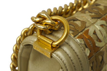 Load image into Gallery viewer, 新品同様 CHANEL シャネル ボーイシャネル20 ショルダーバッグ カーフスキン 20番台 ゴールド ゴールド金具 中古 62300