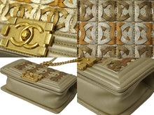 Load image into Gallery viewer, 新品同様 CHANEL シャネル ボーイシャネル20 ショルダーバッグ カーフスキン 20番台 ゴールド ゴールド金具 中古 62300