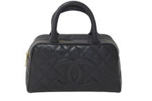 Load image into Gallery viewer, 極美品 CHANEL シャネル ミニボストンバッグ キャビアスキン ブラック 8番台 A20996 ゴールド金具 中古 62301