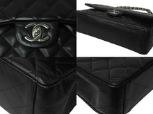 Load image into Gallery viewer, CHANEL シャネル Wフラップチェーンショルダーバッグ デカマトラッセ 33cm 18番台 ラムスキン ブラック シルバー 美品 中古 62304