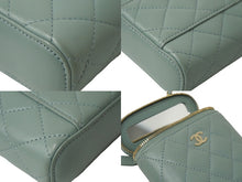 Load image into Gallery viewer, 極美品 CHANEL シャネル チェーンショルダーバック ココマーク ラムスキン グリーン ゴールド金具 中古 62305