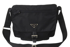 PRADA プラダショルダーバッグ トライアングルロゴ BT8994 ナイロン ブラック シルバー金具 美品 中古 62306 