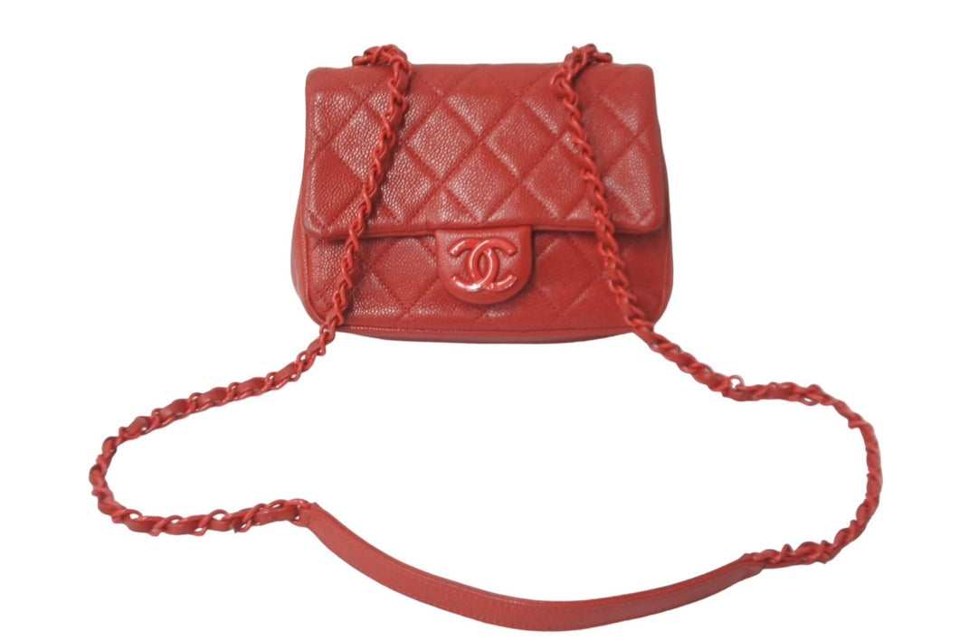 極美品 CHANEL シャネル ショルダーバッグ ココマーク マトラッセ キャビアスキン 29番台 レッド レッド金具 中古 62323