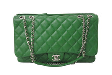 Load image into Gallery viewer, 極美品 CHANEL シャネル マトラッセ 2層 チェーンショルダーバッグ 19番台 グリーン シルバー金具 中古 62389