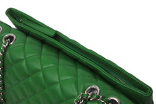 Load image into Gallery viewer, 極美品 CHANEL シャネル マトラッセ 2層 チェーンショルダーバッグ 19番台 グリーン シルバー金具 中古 62389