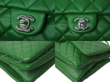 Load image into Gallery viewer, 極美品 CHANEL シャネル マトラッセ 2層 チェーンショルダーバッグ 19番台 グリーン シルバー金具 中古 62389