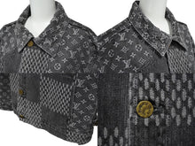 Load image into Gallery viewer, LOUIS VUITTON ルイヴィトン NIGO ジャイアント ダミエウェーブス デニムジャケット HJA11WUZC A435 48 ブラック 美品 62415