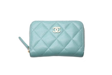 Load image into Gallery viewer, CHANEL シャネル コインケース カードケース ココマーク 31番台 キャビアスキン ターコイズブルー ゴールド金具 美品 中古 62417