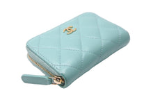 Load image into Gallery viewer, CHANEL シャネル コインケース カードケース ココマーク 31番台 キャビアスキン ターコイズブルー ゴールド金具 美品 中古 62417