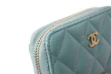 Load image into Gallery viewer, CHANEL シャネル コインケース カードケース ココマーク 31番台 キャビアスキン ターコイズブルー ゴールド金具 美品 中古 62417