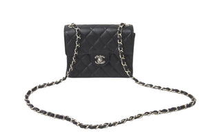 極美品 CHANEL シャネル ミニマトラッセ チェーンショルダーバッグ ココマーク 6番台 キャビアスキン ブラック シルバー 中古 62420