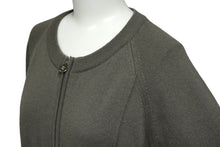 Load image into Gallery viewer, CHANEL シャネル ブルゾン ジップアップ ニット ココマーク ロゴ P55220K07380 サイズ 38 カシミヤ グレー 美品 中古 62427
