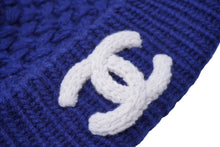 Load image into Gallery viewer, 極美品 CHANEL シャネル ココマーク カシミヤ ニットキャップ ブルー ロゴ ビーニー 帽子 ニット帽 小物 美品 中古 62449