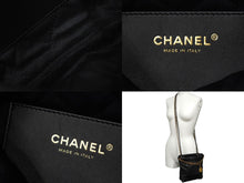 Load image into Gallery viewer, CHANEL シャネル チェーンショルダーバッグ シャネル22 ミニ AS3980 プレート キャビアスキン ブラック ゴールド 美品 中古 62460