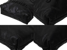 Load image into Gallery viewer, CHANEL シャネル チェーンショルダーバッグ シャネル22 ミニ AS3980 プレート キャビアスキン ブラック ゴールド 美品 中古 62460