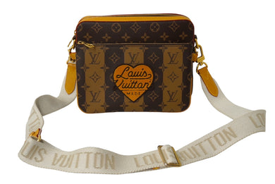 新品同様品 LOUIS VUITTON ルイ ヴィトン × NIGO モノグラムストライプ トリオメッセンジャー ショルダーバッグ M45965 中古 62472