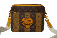 Load image into Gallery viewer, 新品同様品 LOUIS VUITTON ルイ ヴィトン × NIGO モノグラムストライプ トリオメッセンジャー ショルダーバッグ M45965 中古 62472