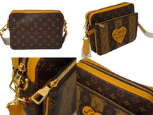 Load image into Gallery viewer, 新品同様品 LOUIS VUITTON ルイ ヴィトン × NIGO モノグラムストライプ トリオメッセンジャー ショルダーバッグ M45965 中古 62472