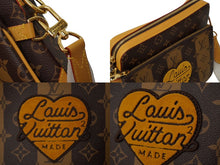 Load image into Gallery viewer, 新品同様品 LOUIS VUITTON ルイ ヴィトン × NIGO モノグラムストライプ トリオメッセンジャー ショルダーバッグ M45965 中古 62472