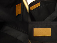 Load image into Gallery viewer, 新品同様品 LOUIS VUITTON ルイ ヴィトン × NIGO モノグラムストライプ トリオメッセンジャー ショルダーバッグ M45965 中古 62472
