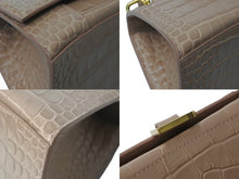 Load image into Gallery viewer, 極美品 BALENCIAGA バレンシアガ アワーグラス スモール 2WAYハンドバッグ 593546 型押し ピンクベージュ ゴールド金具 中古 62478