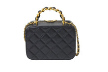Load image into Gallery viewer, 極美品 CHANEL シャネル トップハンドル ヴァニティ スモール チェーン ショルダーバッグ ラムスキン ブラック ランダム 中古 62501