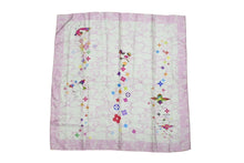 Load image into Gallery viewer, LOUIS VUITTON ルイヴィトン × 村上隆 カレ ウェーブ スカーフ パンダ ロゴ ピンク ホワイト 2003年限定 良品 中古 62522