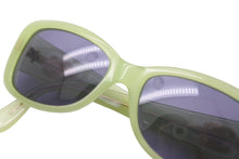 Load image into Gallery viewer, CHANEL シャネル サングラス ココマーク ウェリントン 05975 40114 プラスチック グリーン スモーク ゴールド金具 美品 中古 62523