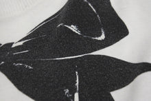 Load image into Gallery viewer, CHANEL シャネル ココマーク リボンプリント 半袖Ｔシャツ ホワイト ブラック 品質タグなし 美品 中古 62533