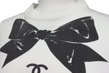 Load image into Gallery viewer, CHANEL シャネル ココマーク リボンプリント 半袖Ｔシャツ ホワイト ブラック 品質タグなし 美品 中古 62533