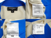 Load image into Gallery viewer, CHANEL シャネル ロゴ ニット カーディガン 19SS P61427K46799 カシミヤ ホワイト ブルー サイズ42 美品 中古 62538