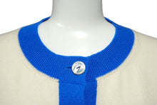 Load image into Gallery viewer, CHANEL シャネル ロゴ ニット カーディガン 19SS P61427K46799 カシミヤ ホワイト ブルー サイズ42 美品 中古 62538