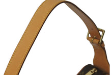 Load image into Gallery viewer, 極美品 LOUIS VUITTON ルイ ヴィトン ショルダーバッグ クロワッサンMM M51512 モノグラムキャンバス ブラウン 中古 62543