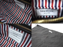 Load image into Gallery viewer, 極美品 THOM BROWNE トムブラウン ハンドバッグ ミディアムグレー モノグラムコーティングキャンバス HECTORバッグ 犬 グレー MAG050A07557035 中古 62545