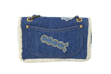 Load image into Gallery viewer, 極美品 CHANEL シャネル パッチワークデニムムートンショルダーバッグ エジプトライン 28番台 ブルー ゴールド金具 中古 62550