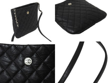 Load image into Gallery viewer, CHANEL シャネル キルティング ココマーク ミニショルダーバッグ 17番台 ブラック シルバーチェーン カーフ 美品 中古 62551
