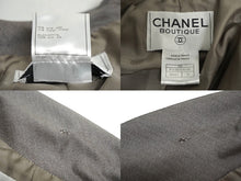 Load image into Gallery viewer, CHANEL シャネル ダブル テーラード ジャケット グレー ココマーク アウター ロゴ P10306V06349 サイズ38 美品 中古 62564