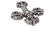 Load image into Gallery viewer, CHROME HEARTS クロムハーツ フィリグリークロス スモール ペンダント シルバー 76.1g シルバー925 美品 中古 62595