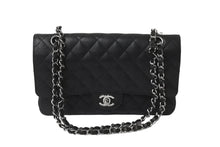 Load image into Gallery viewer, 極美品 CHANEL シャネル Wフラップ 25 ショルダーバッグ キャビアスキン ランダム マトラッセ シルバー金具 ブラック 中古 62674