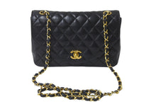 Load image into Gallery viewer, CHANEL シャネル マトラッセ チェーンショルダー ショルダーバッグ 1番台 ラムスキン ブラック ゴールド金具 美品 中古 62678