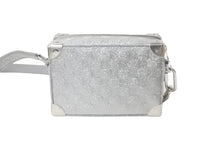 Load image into Gallery viewer, 極美品 LOUIS VUITTON ルイヴィトン ミニソフトトランク ショルダーバッグ M59726 ダミエ・グリッター 22SS シルバー 中古 62691
