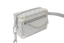 Load image into Gallery viewer, 極美品 LOUIS VUITTON ルイヴィトン ミニソフトトランク ショルダーバッグ M59726 ダミエ・グリッター 22SS シルバー 中古 62691