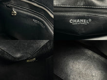 Load image into Gallery viewer, CHANEL シャネル 復刻トートバック A01804 7番台 キャビアスキン ブラック シルバープレート 美品 中古 626922