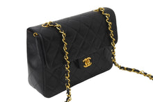 Load image into Gallery viewer, 極美品 CHANEL シャネル ミニマトラッセ20 チェーンショルダーバッグ 1番台 ラムスキン ブラック ゴールド金具 中古 62718