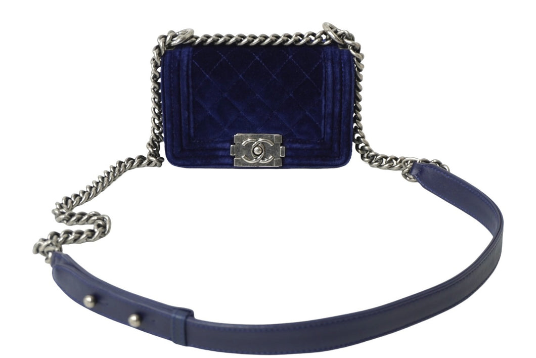CHANEL - CHANEL ベロアポーチ ミラー付き シャネルの通販 by