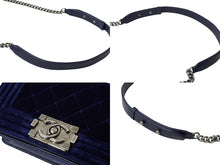 Load image into Gallery viewer, CHANEL シャネル ミニボーイシャネル チェーンショルダーバッグ ベロア 17番台 ネイビー シルバー金具 美品 中古 62722